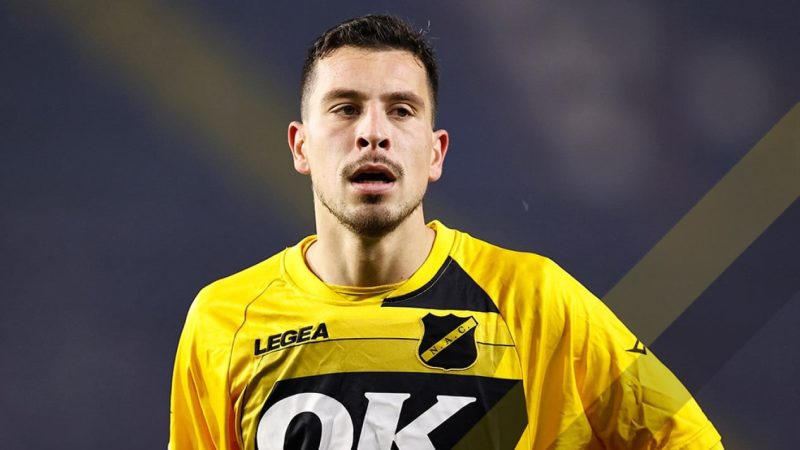 Pemain Timnas Indonesia, Thom Haye, sempat dikaitkan dengan mantan klubnya lagi, NAC Breda, namun beberapa orang di dalam klub dikabarkan menolak. - galeri foto