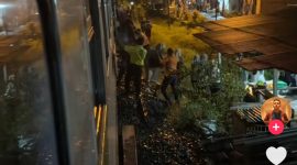 Kereta Rel Diesel (KRD) Jenggala buatan PT INKA mengalami insiden rem blong pada malam Selasa (19/08/2025). (Foto tangkap layar/tiktok@bobyaprian)