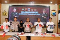 Satreskrim Polres Lamongan berhasil membongkar praktik arisan bodong yang dijalankan oleh seorang wanita muda.