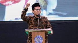 Ustadz Adi Hidayat, Lc., M.A., atau yang akrab disapa UAH.