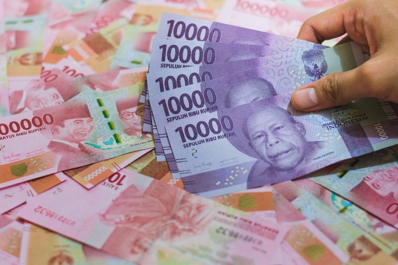 Di era digital ini, mencari uang tidak lagi terbatas pada kantor fisik atau jam kerja konvensional. (Foto/Pixabay)