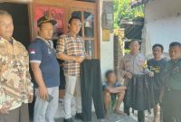 Kapolsek Geger bersama anggota saat melakukan pengecekan di lokasi kejadian aksi tidak senonoh.