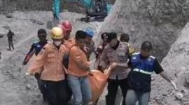 Tim SAR Gabungan Polres Magetan Berhasil Evakuasi Korban Longsor Tambang Trosono