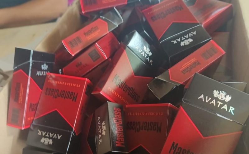 Tumpukan rokok merek Avatar tanpa pita cukai yang diduga beredar di wilayah Pamekasan.