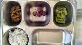 Salah satu menu MBG yang minim di Kec. Kadur Pamekasan, Rabu (8/10/2025)