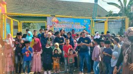 Ratusan anak yatim tampak ceria menikmati wahana permainan gratis pada acara Yatim Fun Pasar Rakyat 2025 di Lapangan Sedangdang, Pamekasan, Rabu (1/10/2025).