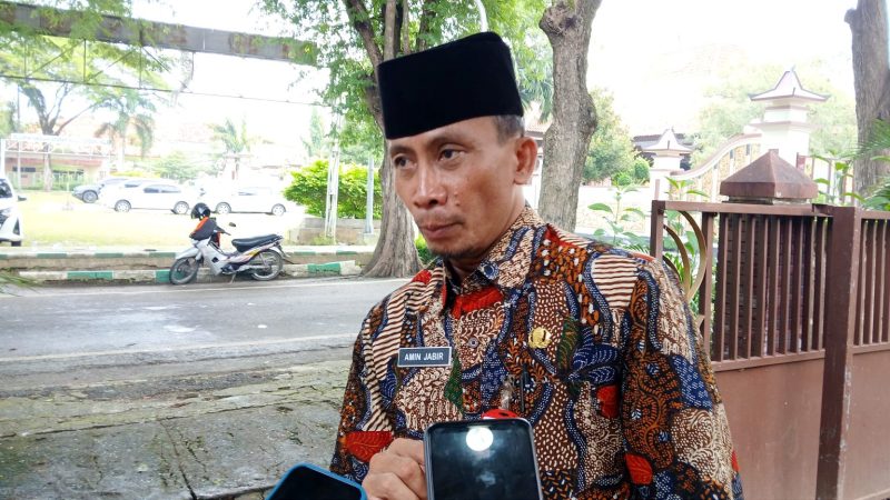 Kadis PUPR Pamekasan Amin Jabir saat diwawancarai awak media beberapa waktu lalu.