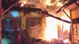 Kebakaran diduga akibat korsleting listrik dan menyebabkan kerugian hingga Rp300 juta.