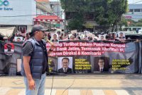 Jaka Jatim saat melakukan demontrasi.
