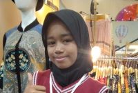 Naura Fatin, siswi MI Al Falah 3 Pamekasan, berhasil menorehkan prestasi gemilang dengan menjadi salah satu finalis nasional ajang “Warna Ceria Fest 2025” yang digelar oleh Mentari TV.