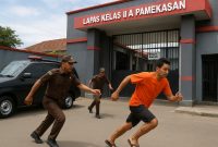 Petugas Lapas Kelas II A Pamekasan memperketat pengawasan pascainsiden tahanan titipan Kejari berinisial F yang sempat mencoba kabur. (Foto ilustrasi)