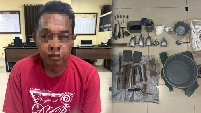 Petugas Satreskrim Polres Sumenep saat mengamankan pelaku berinisial M, warga Desa Banjar Barat, Kecamatan Gapura, yang diduga menyimpan bahan peledak ilegal di rumahnya.