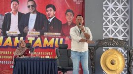 CEO Bani Grup Ali Zainal Abidin Saat Memberikan Materi di Depan Mahasiswa 