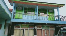 Tampak depan gedung PKBM Al-Muhlisin Pancong di Kecamatan Waru, Kabupaten Pamekasan, yang menjadi sorotan usai muncul dugaan data ganda siswa.