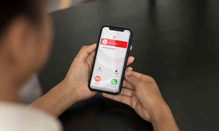 Indosat Ooredoo Hutchison memperkuat perlindungan pelanggan dengan teknologi AI di jaringan 5G, mencegah jutaan panggilan dan pesan spam demi keamanan digital masyarakat Indonesia.