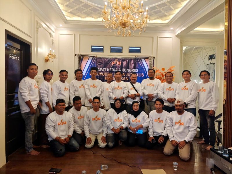 Foto bersama sebelum rapat dimulai 