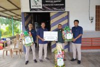 Pegadaian Area Madura Serahkan Bingkisan Ramadhan Kepada Bank Sampah Induk Bestari Mandiri 
