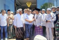 H Khairul Umam di dampingi Para ulama di kediamannya 