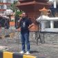 Massa Jaringan Kawal Jawa Timur saat menggelar aksi demonstrasi di depan Kantor DPRD Jawa Timur, Surabaya, menuntut KPK segera menuntaskan kasus dugaan korupsi dana hibah APBD Jatim.