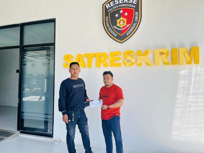 Aktivis Pamekasan saat pelaporan ke polres Pamekasan, Juma'at (8/5/2026).