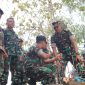Dandim Pamekasan Letkol Kav Agus Wibowo Hendratmoko, S.H., M.Han., saat mendampingi Danrem Brigjen TNI Kohir